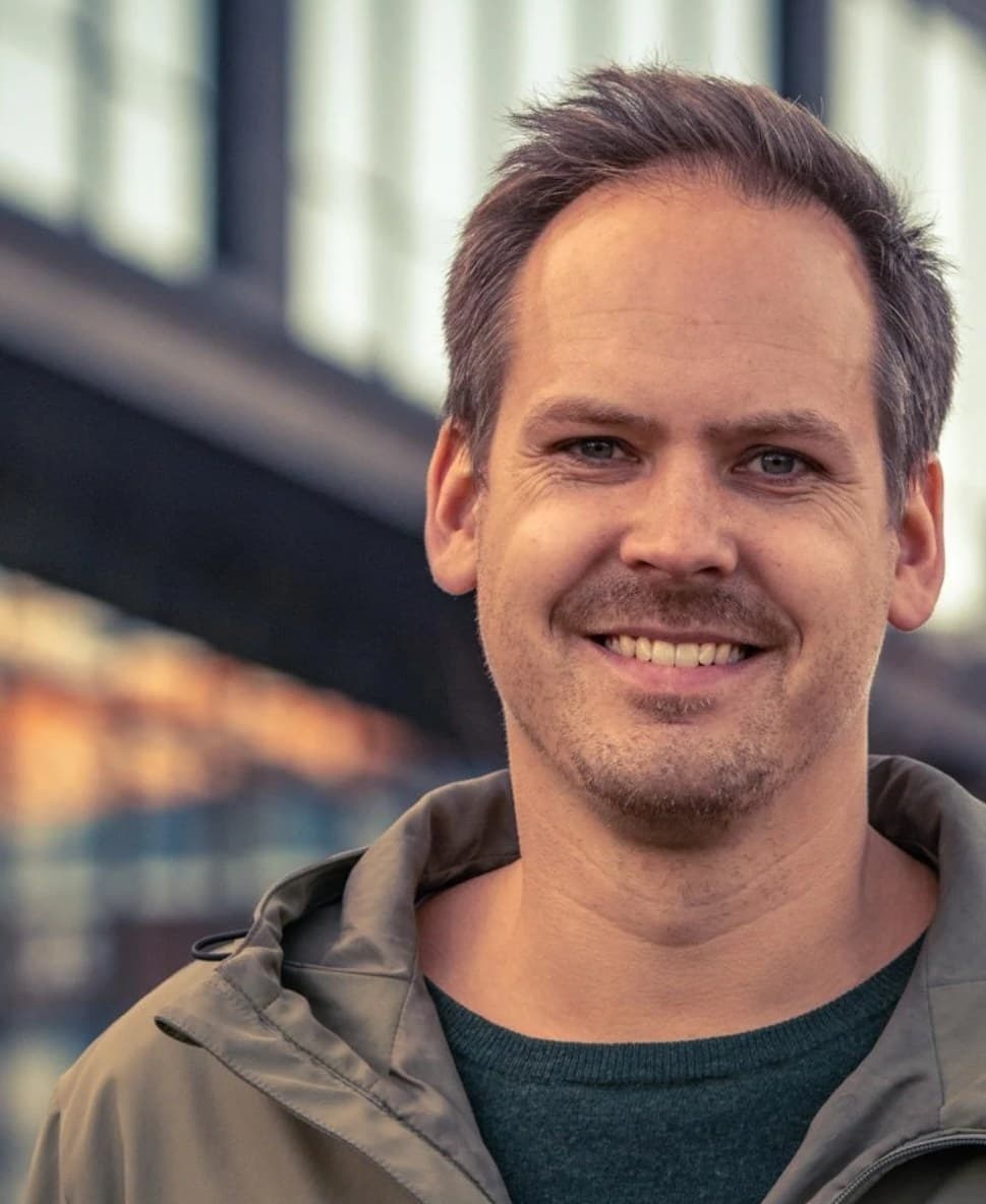 Eirik B. Fjellestad, Nettsmed's contact in Hamar
